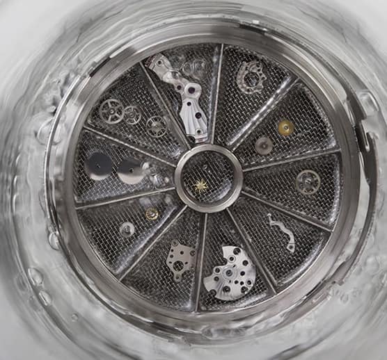 超聲波清潔機芯零件 - Hublot 機芯專業超聲波清洗